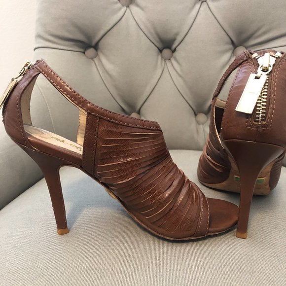 L.A.M.B. Very Unique Open Toe Stilettos - Picture 1 of 8